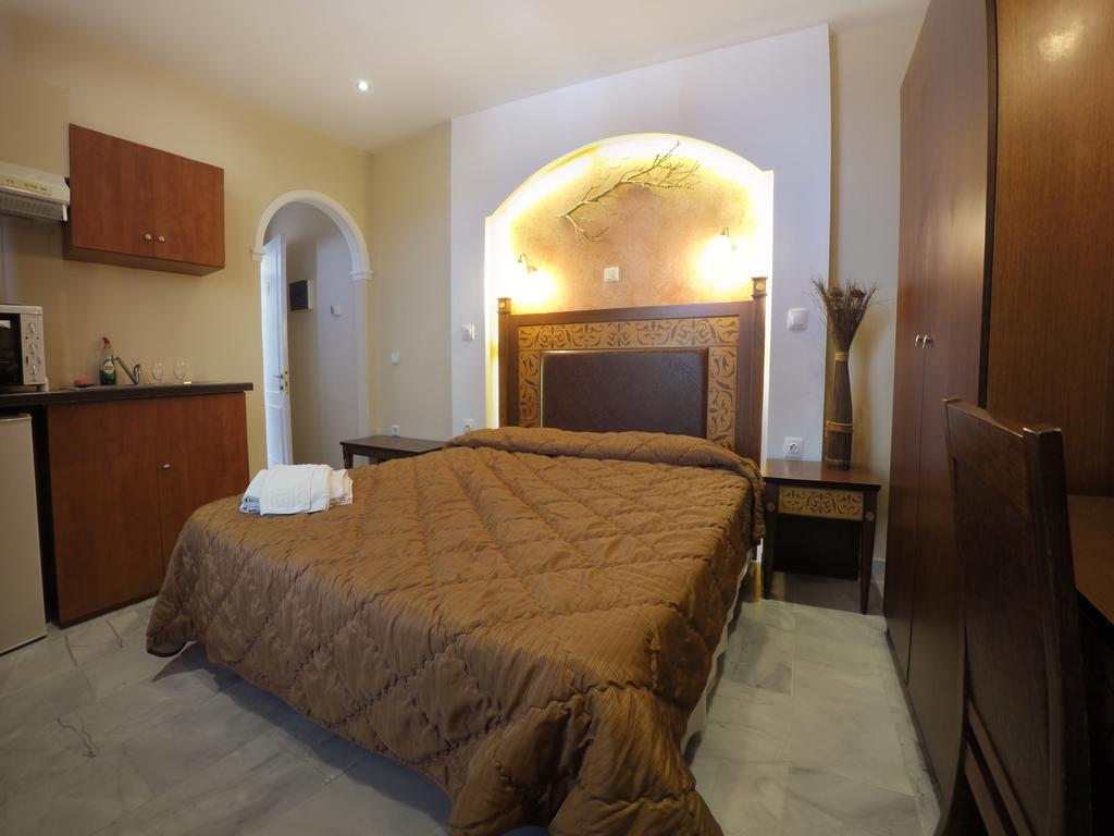 Mouse Island Aparthotel Perama  Exterior photo